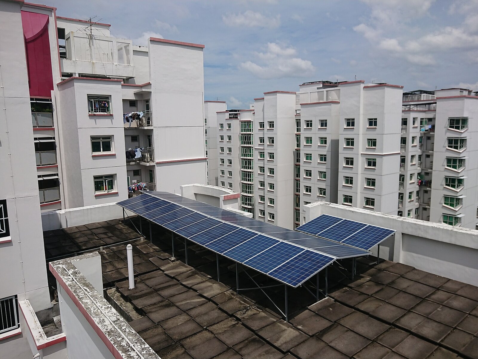 Solar Rapid Shutdown Labels: NEC 690.56(C) Placement and Wording Guide